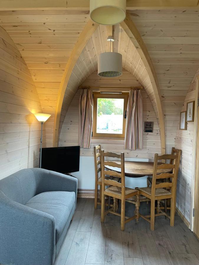 Rabbit Glamping Pod School House Farm Hotel Leighton  Exterior foto