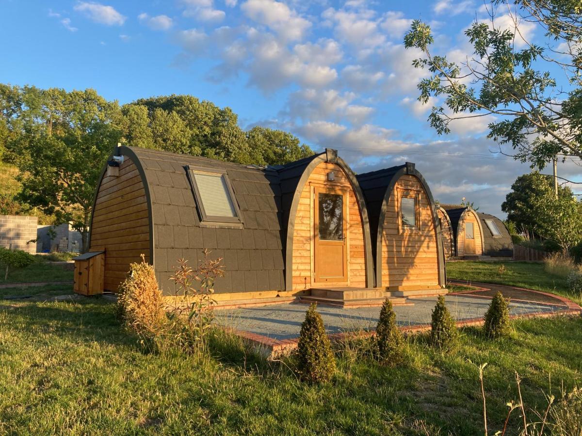 Rabbit Glamping Pod School House Farm Hotel Leighton  Exterior foto